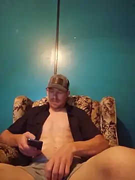Snapshot of REDHAMMER_ chatting on June 24, 1:37 am REDHAMMER online show from June 24, 1:37 am