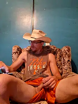 Snapshot of REDHAMMER_ chatting on August 8, 2:57 am REDHAMMER online show from August 8, 2:57 am