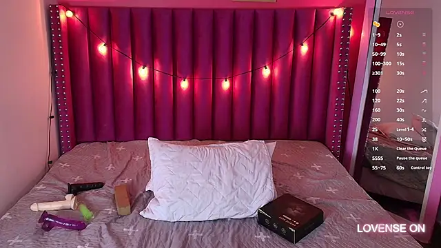 littleebonny online show from January 30, 12:59 pm