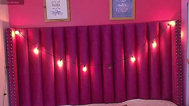 littleebonny online show from February 4, 1:06 pm