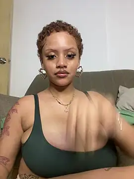 Snapshot of Charlotee_ chatting on July 28, 7:04 am Charlotee online show from July 28, 7:04 am