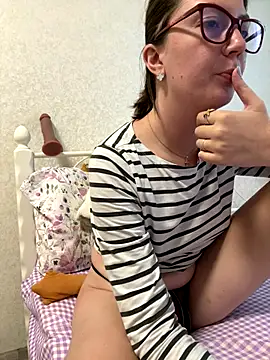 BeatriceTender online show from September 9, 1:21 pm