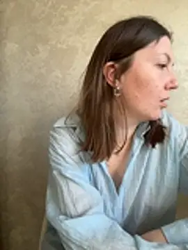 BeatriceTender online show from April 2, 12:25 pm