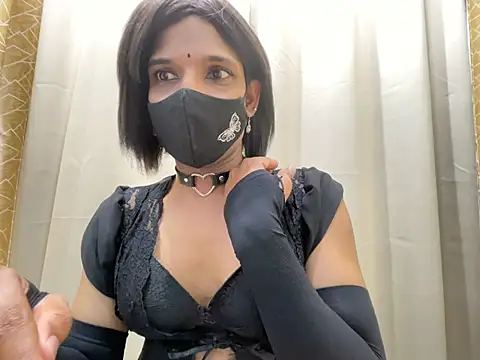 TransLisa7 online show from July 8, 8:13 pm