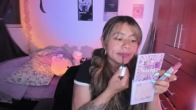 StephaniFox online show from March 31, 1:18 am