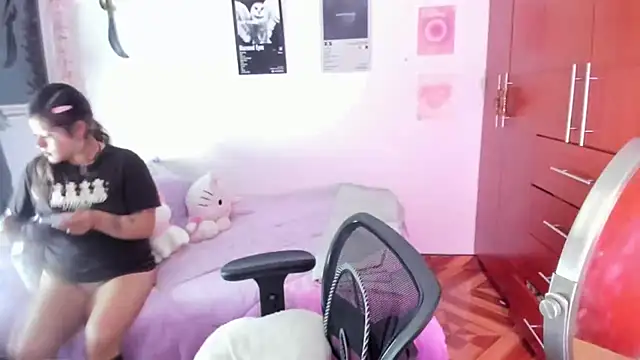 StephaniFox online show from April 10, 12:27 am