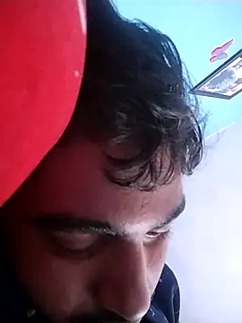 Snapshot of SweetFatBoy chatting on April 5, 10:12 am SweetFatBoy online show from April 5, 10:12 am