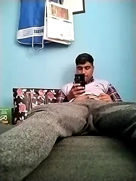 Snapshot of SweetFatBoy chatting on April 15, 7:37 am SweetFatBoy online show from April 15, 7:37 am