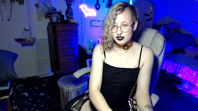 Snapshot of Bigbearnbunnyboy chatting on March 10, 5:12 am Bigbearnbunnyboy online show from March 10, 5:12 am