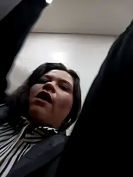 Julieta-tits online show from December 6, 10:30 pm