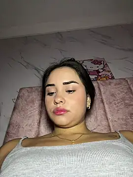 Kimmymadison- online show from April 17, 8:01 pm