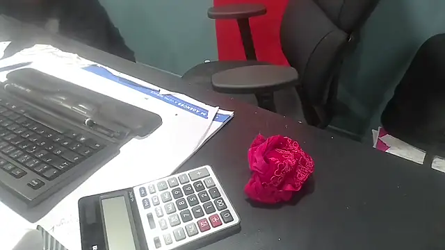 Snapshot of dominemoi4 chatting on January 7, 4:53 pm dominemoi4 online show from January 7, 4:53 pm