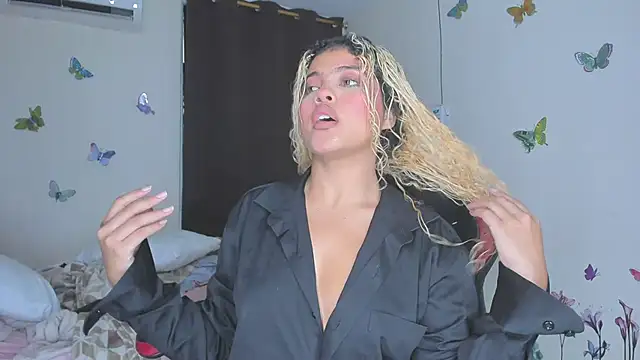 sofiacastillo01 online show from November 24, 1:11 pm