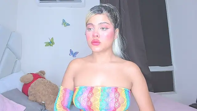 sofiacastillo01 online show from April 18, 6:34 pm