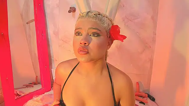 sofiacastillo01 online show from June 26, 1:37 pm