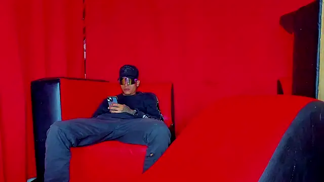 Extreme Team8 online show from November 16, 11:21 pm