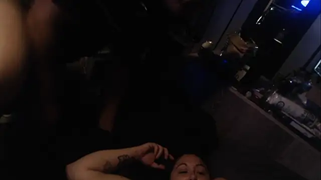 kinkinthebox online show from February 7, 9:37 pm