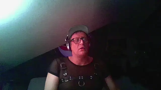 Bigthroaterboy online show from December 4, 5:38 am