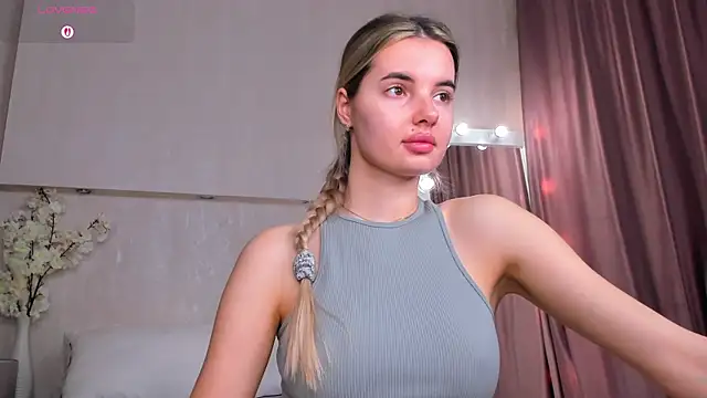 Erika Carpenter online show from April 8, 12:10 am