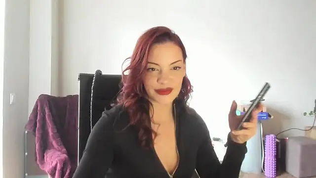 LilliLowexox online show from February 24, 12:14 pm