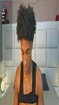 Snapshot of Malkongarcia chatting on December 20, 7:54 pm Malkongarcia online show from December 20, 7:54 pm