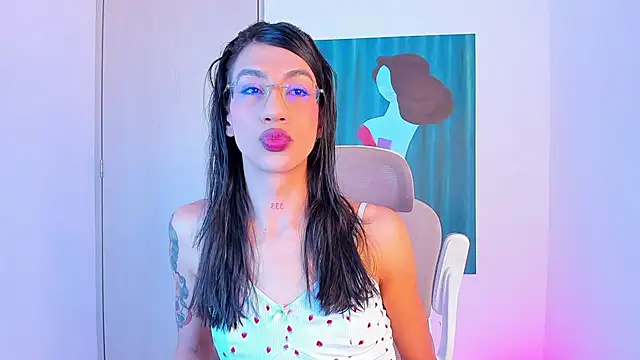 sofiaa grey  online show from April 11, 1:37 pm