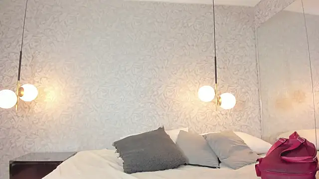 leigh-angels online show from April 8, 9:37 pm