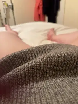 Snapshot of curvygirll2 chatting on January 8, 7:03 pm curvygirll2 online show from January 8, 7:03 pm