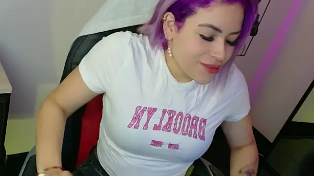 Natalia Montoya online show from April 19, 7:40 am