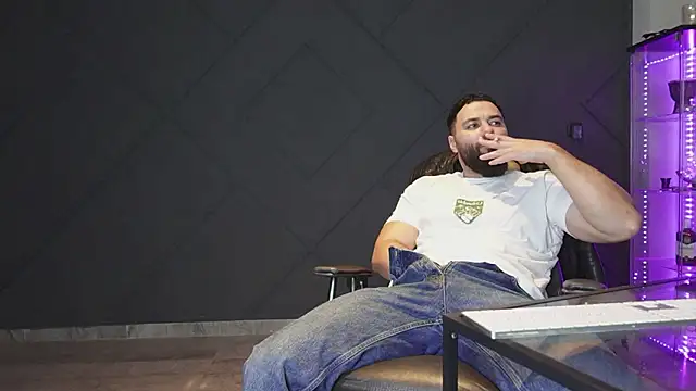 mattmasterss online show from March 15, 6:36 pm