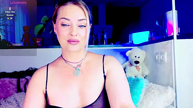  JuliaSpace  online show from July 19, 5:16 pm