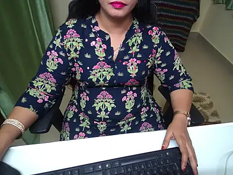 Arushisingh8888 online show from November 3, 1:01 pm