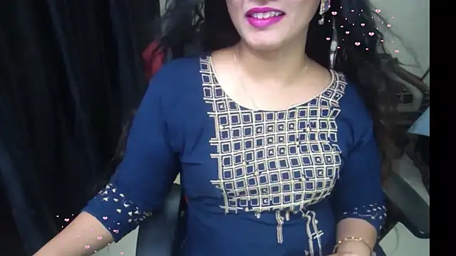 Arushisingh8888 online show from May 20, 2:12 pm