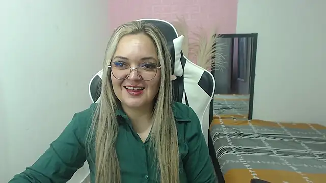 Snapshot of samy_vsn chatting on July 6, 8:11 pm samy vsn online show from July 6, 8:11 pm