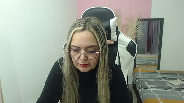 Snapshot of samy_vsn chatting on July 10, 6:10 pm samy vsn online show from July 10, 6:10 pm