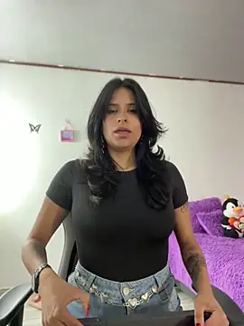 Snapshot of _elektrah chatting on May 10, 12:16 am elektrah online show from May 10, 12:16 am