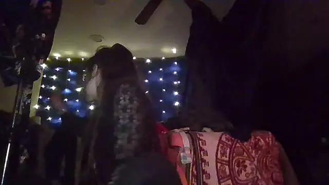 Snapshot of EyaDivine1 chatting on January 17, 4:17 am EyaDivine1 online show from January 17, 4:17 am