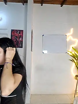 royalgirls x online show from March 12, 1:01 am