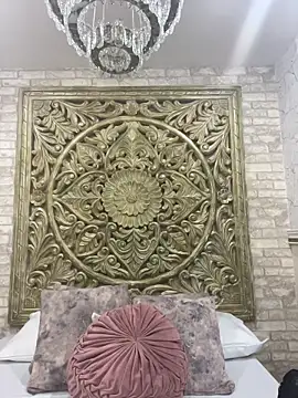 ThaniaJones online show from March 13, 11:50 am