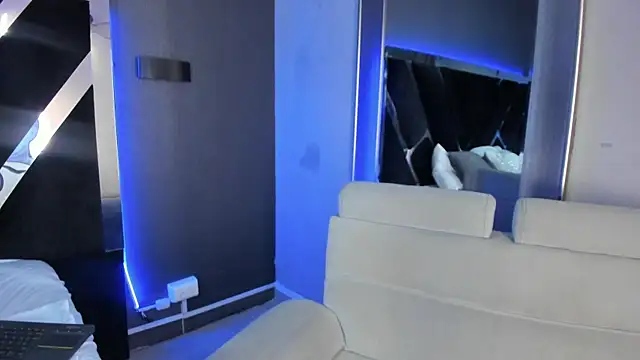 Snapshot of PaulinaDuarte chatting on July 11, 11:57 am PaulinaDuarte online show from July 11, 11:57 am