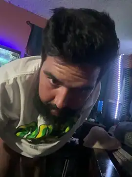 bigdickgio6923 online show from May 28, 2:20 am