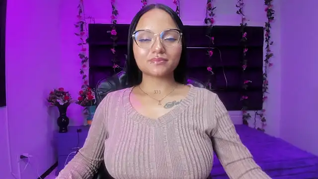 sweelanna   online show from April 10, 1:22 am