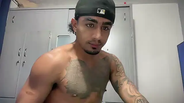 dominic brandd23 online show from June 19, 3:55 am
