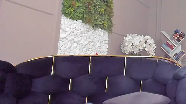 Deliciouslips online show from March 13, 6:36 pm