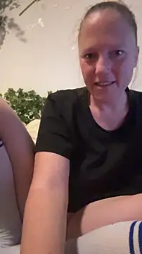 Snapshot of MoniqueLaFee chatting on June 14, 2:35 am MoniqueLaFee online show from June 14, 2:35 am