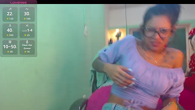 lorenapinto online show from May 30, 2:19 am