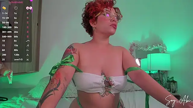 soy abi  online show from March 17, 10:49 pm