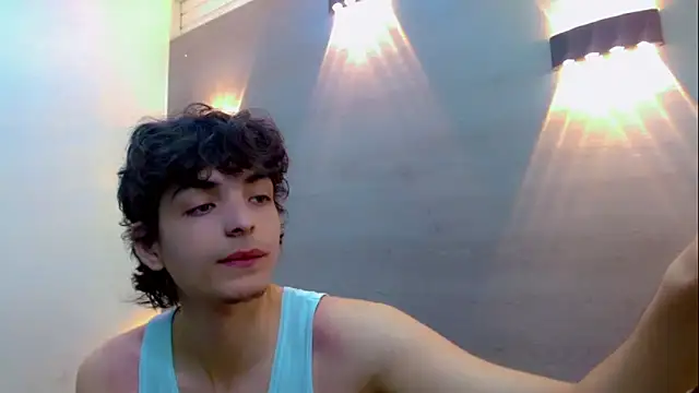 Snapshot of Sr_BonnyEthan chatting on December 17, 1:50 pm Sr BonnyEthan online show from December 17, 1:50 pm