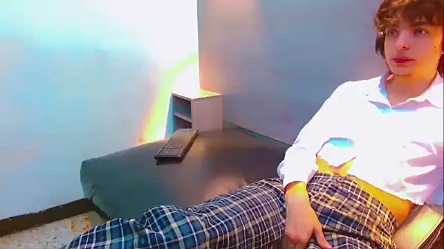 Snapshot of Sr_BonnyEthan chatting on January 13, 2:00 pm Sr BonnyEthan online show from January 13, 2:00 pm