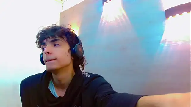 Snapshot of Sr_BonnyEthan chatting on January 15, 1:59 pm Sr BonnyEthan online show from January 15, 1:59 pm